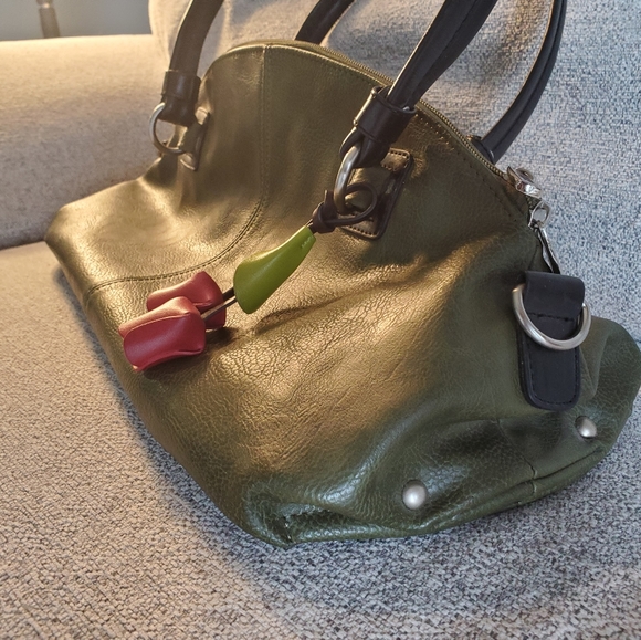 Green leather purse w/ roses - Picture 3 of 5